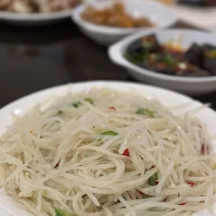 ramen and noodles, food