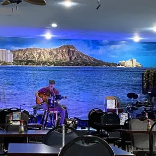Live music every Friday-Sunday
