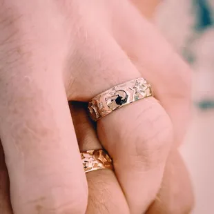 14k yg hawaiian bands with diamonds