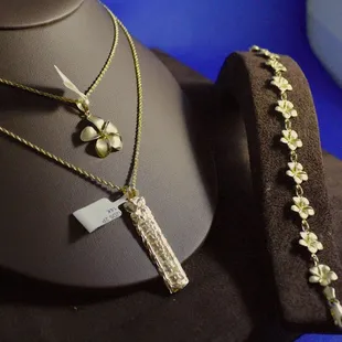 14K YG Hawaiian Jewelry