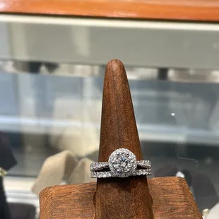 Diamond ring with band