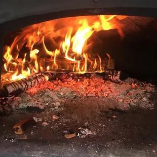 800 degrees of pizza cooking power!