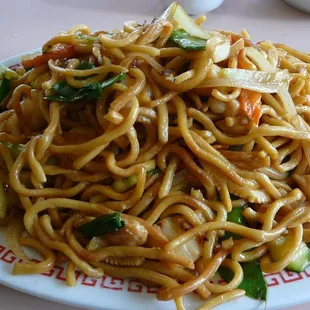 mixed seafood &amp; vegetable chow mein