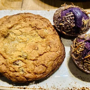 Chocolate chip cookies and Ube Mochi Muffins!