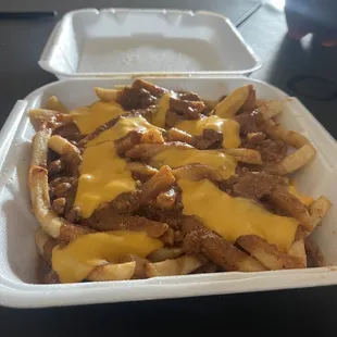Chili American sliced cheese fries