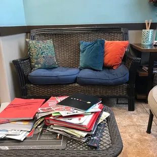 Great sitting area to wait in. Cozy and smells amazing