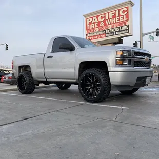 Leveled front 3 inch kit 22-12 black milled wheel 33-125022 mud terrain