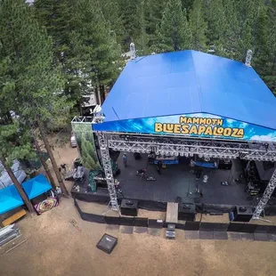 Roof structures for your large outdoor events.