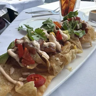 TUNA POKE NACHOS