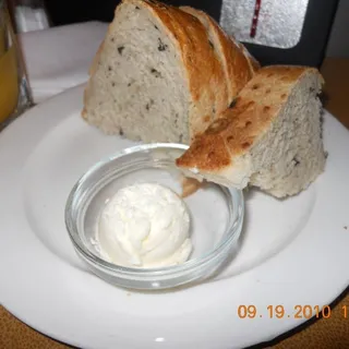 WARM OLIVE SOURDOUGH 1/4 LOAF