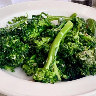 GARLIC SAUTÉED BROCCOLINI