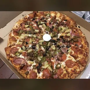 The late great pacifica pizza on Belmont &amp; Chestnut now here's the everything pizza