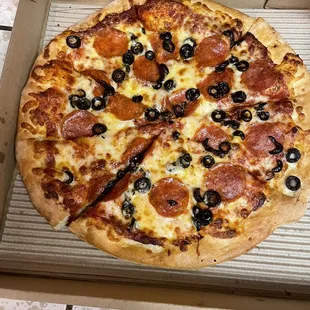 Kids medium pepperoni and olive