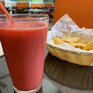 Non alcoholic strawberry margarita