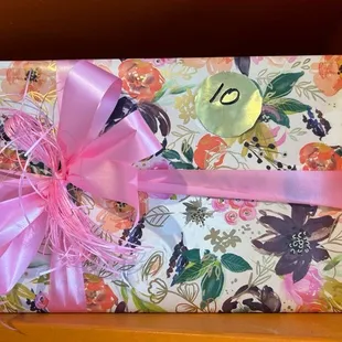 Gift wrapping that leaves an impression!