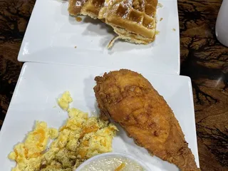Hill’s Chicken And Waffle