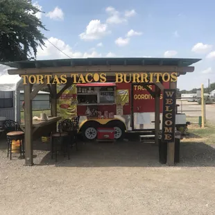 Paco y Lilia Tacos &amp; Antojitos