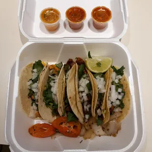 Pacos Tacos