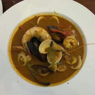 Cazuela de Pescado y Mariscos