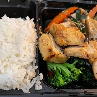 Garlic &amp; Pepper with Tofu, served with white rice