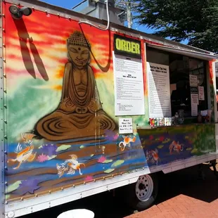 Pad Kee Mao Thai food cart