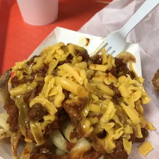 Chili cheese fry - crispy curly fries underneath!