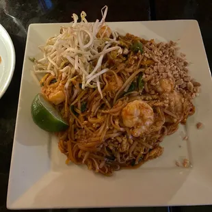 Shrimp pad Thai