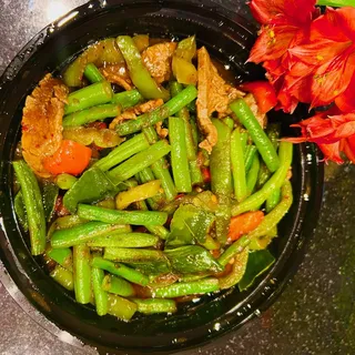 36 - Pad prik King (Spicy Green Beans)