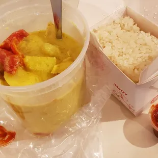 Yellow curry, sticky rice, sambal