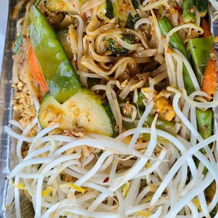 Spicy Basil Pad thai