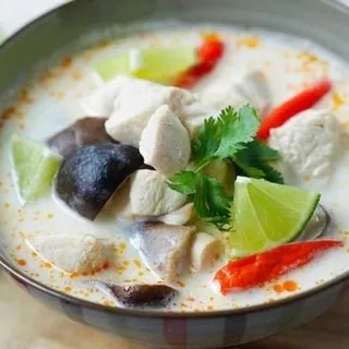 Tom Kha