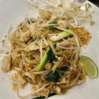 Spicy Basil Pad Thai