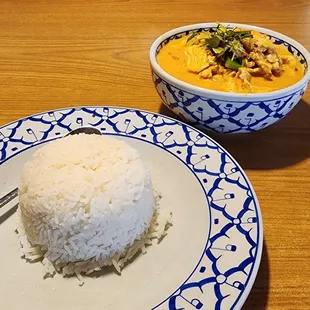 Chicken Panag with Rice. Unfortunately, no sticky rice is offered here.