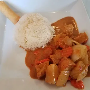 Massaman curry lunch special with tofu.