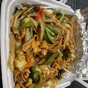 Chicken drunken noodles
