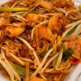 a plate of pad thai