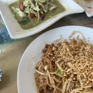 Pad Thai &amp; green chicken curry