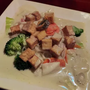 Green Curry Pasta with Fried Tofu