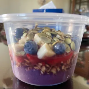 açaí bowl is good