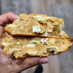 White Chocolate Macadamia Cookie