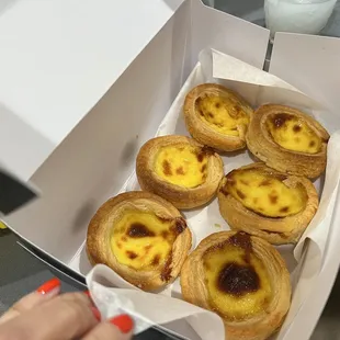 The BEST egg tarts!!