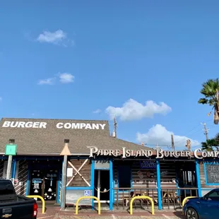 the outside of the restaurant