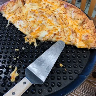 Hot Wings Pizza