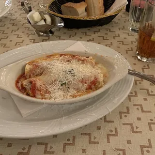 Baked Cannelloni Pasta Dish