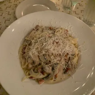 Spaghetti Carbonara Pasta Dish