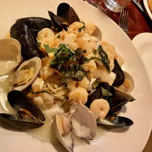 Linguini alla Vongole Marinara