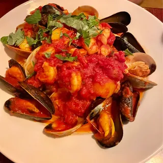 Linguini Nere alla Marinara