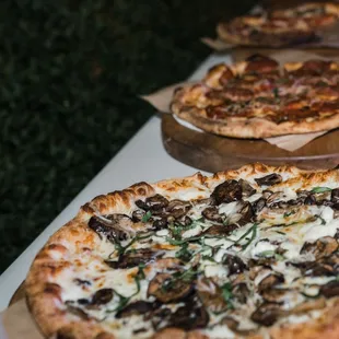 food, pizza