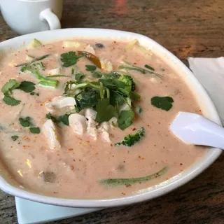 Tom Kha