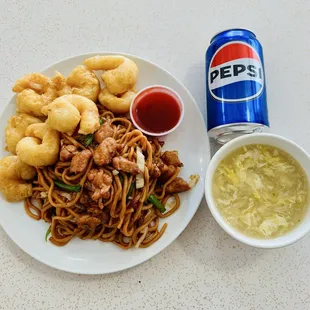 food, ramen and noodles